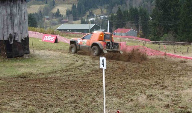 Karadeniz yaylalarındaki zorlu Off-Road yarışları nefesleri kesti