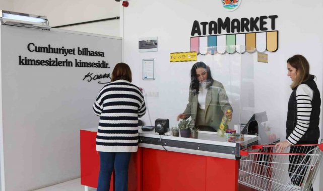 Karadeniz'in ilki AtaMarket Gıda Bankası'nda dayanışma sürüyor