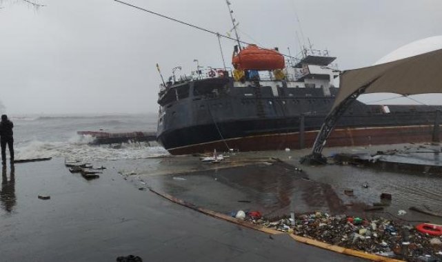 Karaya oturan geminin mürettebatından 1 kişi kaldığı otelde öldü