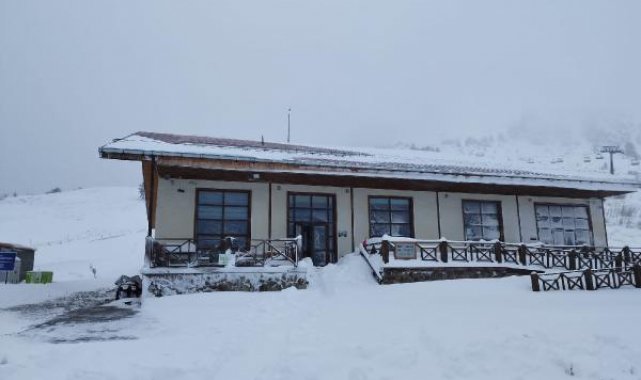 Keltepe Kayak Merkezi'nde kar kalınlığı 50 santime çıktı