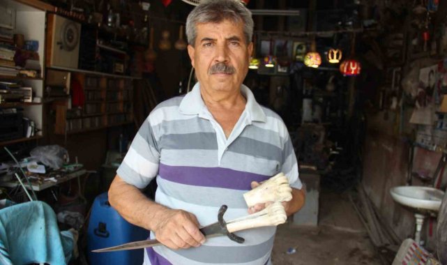 Kemal Usta, atık hayvan kemiklerini sanata dönüştürüp ekonomiye kazandırıyor