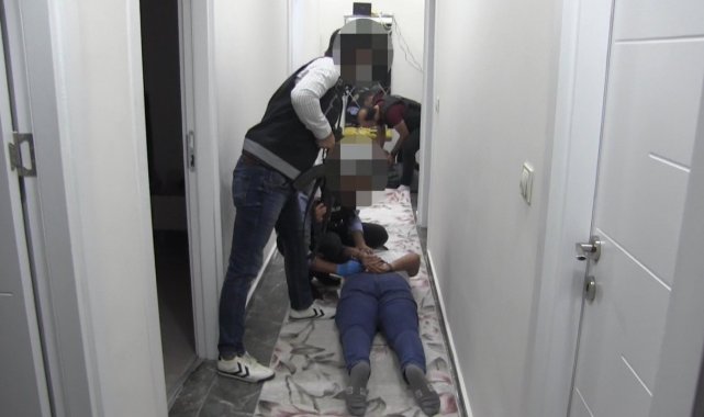 Kendisini hakim-savcı gibi tanıtarak dolandırıcılık yapan 2 şahıs tutuklandı