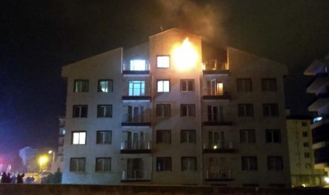 Kırıkkale'de 4 katlı apartmanda yangın endişe yarattı