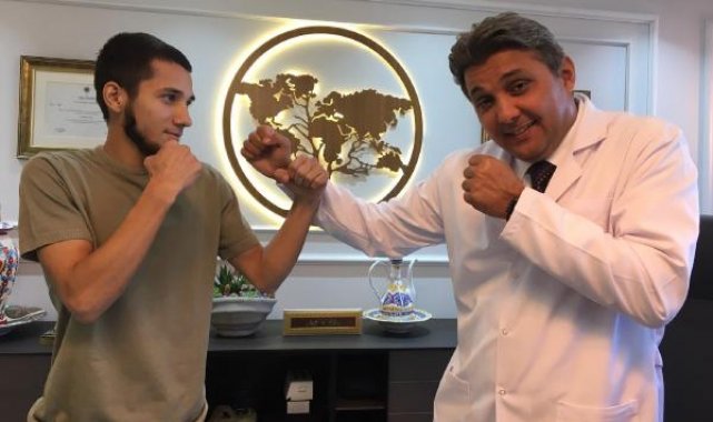 Kırımlı boksör önce ameliyat oldu sonra doktoruyla boks yaptı