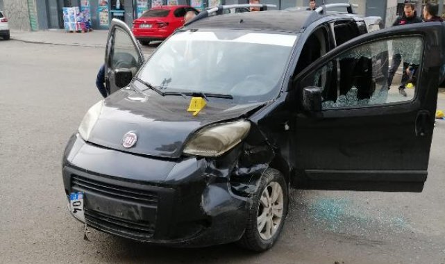 Kız kardeşlerine boşanma davası açan eniştelerini öldürüp, babasını ağır yaraladılar