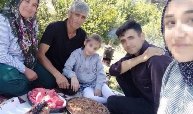Kocasını uyurken bıçaklayıp öldürdü, kendi babasını boğmaya kalkıştı
