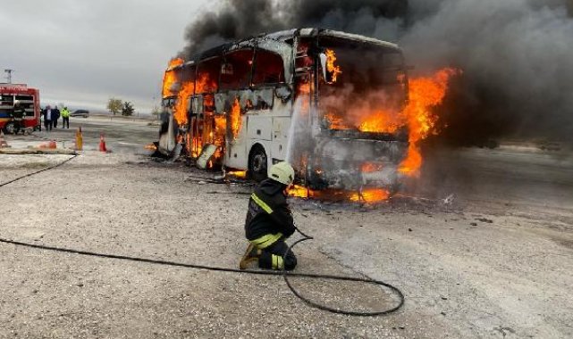 Konya'da yolcu otobüsü alev alev yandı