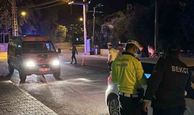 Kozan'da 10 aranan şahıs yakalandı