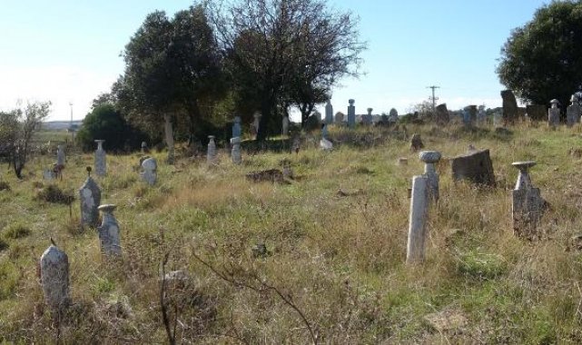 Kumkale Mezarlığı, Çanakkale Savaşları'ndan izler taşıyor
