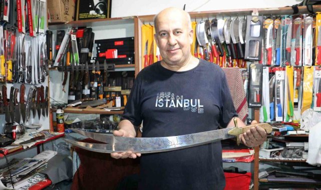 Kuşadası'nda bıçak bileyicileri çırak arıyor