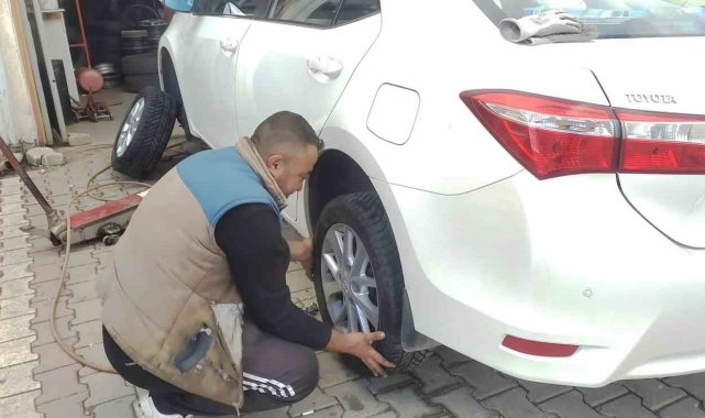 Lastikçilerde kış lastiği yoğunluğu