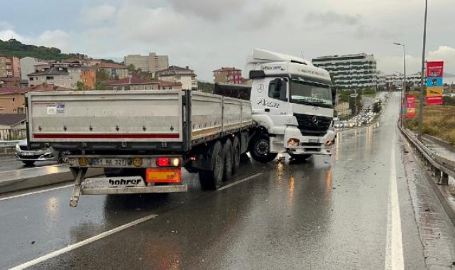 Maltepe'de TIR refüje çıktı: Yol trafiğe kapandı