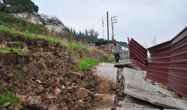 Manisa'da mahallede heyelan tedirginliği