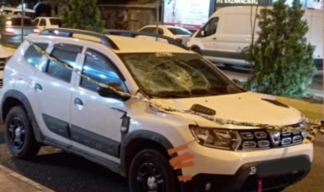 Mardin'de 4'üncü kattan otomobilin üzerine düşen genç kadın, ağır yaralandı