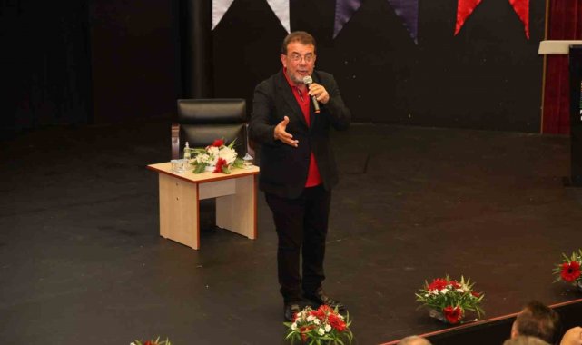 Marmaris'te Atatürk'ün yaşamından hatıralar söyleşisi yoğun ilgi gördü
