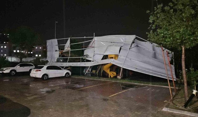 Mersin'de yağmur ve fırtına etkili oldu