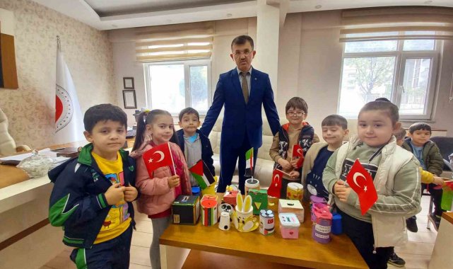 Minik öğrenciler Filistinli kardeşlerini unutmadı