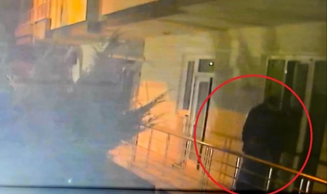 Mücevher çalıp otobüsle kaçtılar...Kart ücretini de vatandaşa çektirdiler