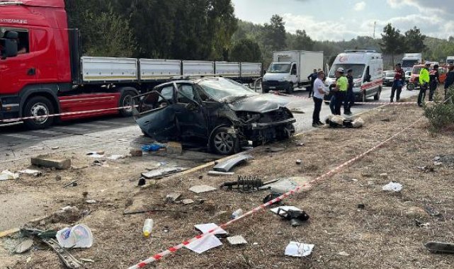 Muğla'da yolcu otobüsü ile otomobil çarpıştı; 1 ölü, 3 yaralı
