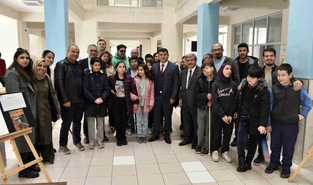 NEÜ'de görme engelli öğrenciler için Dokunsal Sanat Sergisi