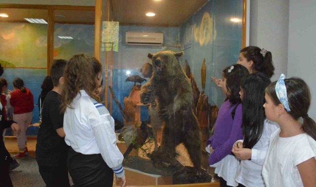 Öğrenciler Doldurulmuş Hayvan Müzesini ilgi ile gezdi