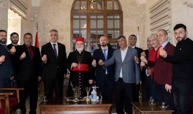 Osmanlı Ocakları Genel Başkanı Canpolat'tan Deyrulzafaran Manastırı Metropoliti Özmen'e ziyaret