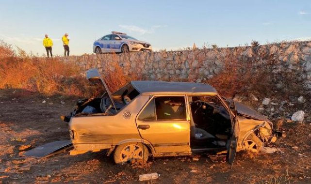 Otomobil şarampole yuvarlandı: 3'ü çocuk 5 yaralı