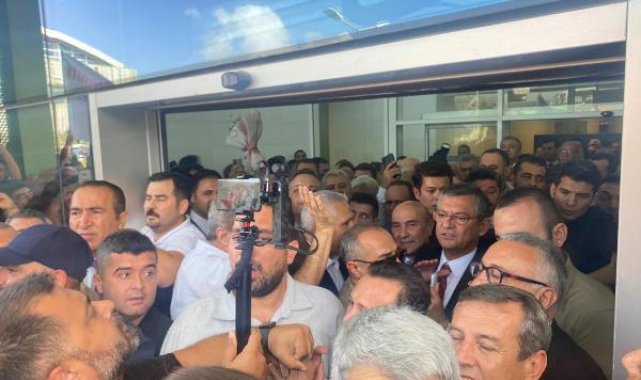 Özgür Özel'e İzmir'de yoğun ilgi