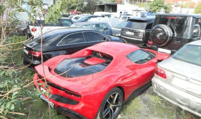 Polat çiftinin araçları yediemin otoparkında