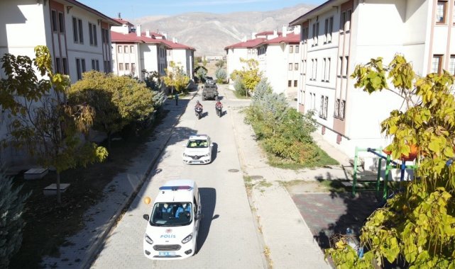 Polislerden küçük Miraç'a sürpriz
