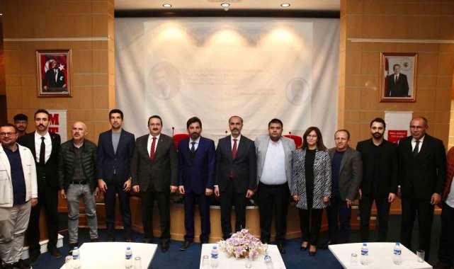 Prof. Dr. Develi, ekonomi başlıklı sunumuyla Siyaset Akademisinin üçüncü konuğu oldu