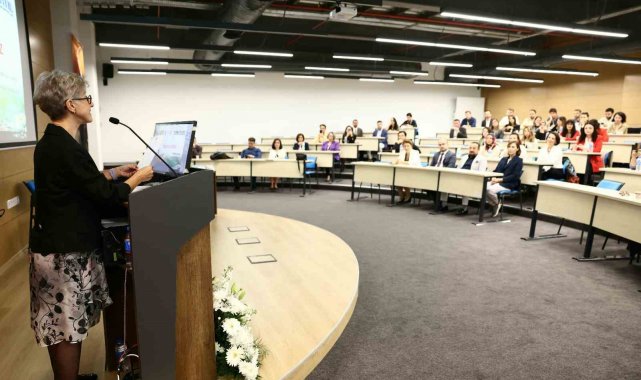 Psikiyatri okulunun ilk etkinliği 'depresyon' oldu