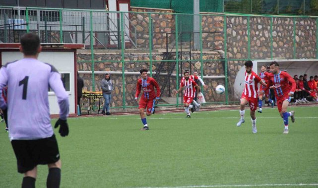 Rüstempaşa sezonun ilk galibiyetini aldı