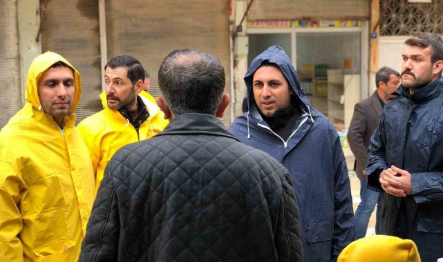 Sağanak yağmur ekipleri alarma geçirdi