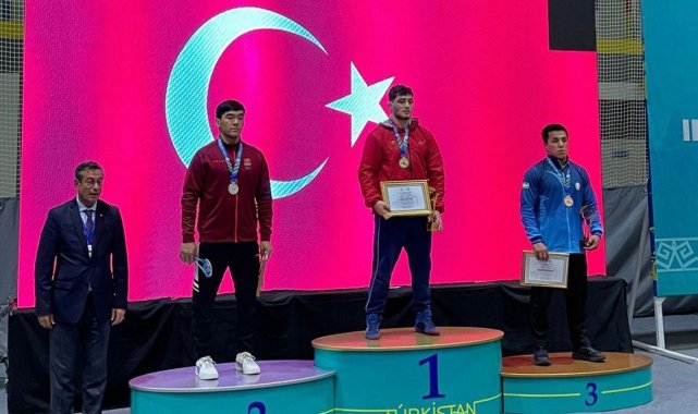 Sakarya Büyükşehir sporcusundan Kazakistan'da Milli gurur