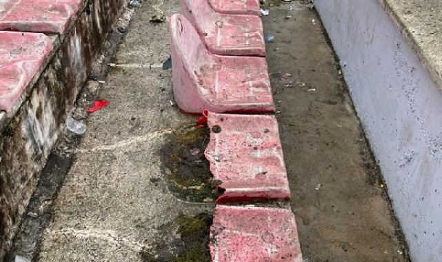Sakaryasporlu taraftarlar, Bolu Atatürk Stadyumu'na zarar verdi