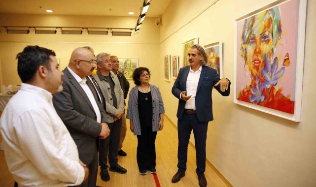 SANKO Sanat Galerisi'nde bakışlar temalı resim sergisi
