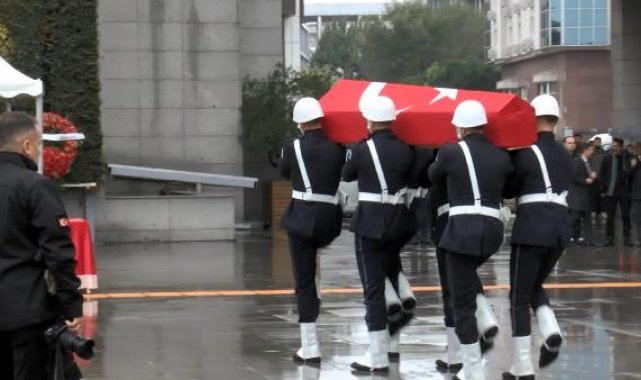 Şehit polis için İstanbul Emniyet Müdürlüğü'nde tören düzenlendi