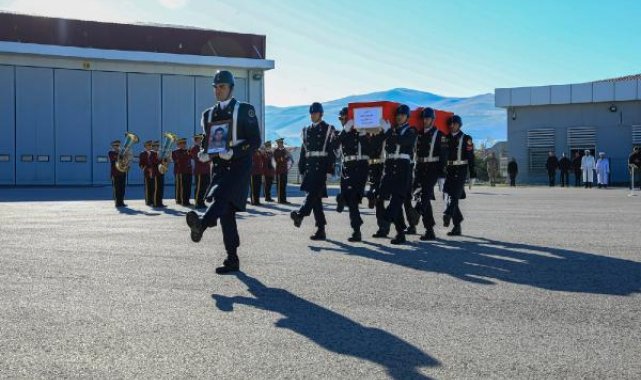 Şehit sözleşmeli er için Van'da uğurlama töreni