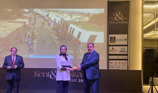 Şenoba belde belediye başkanı ödüle layık görüldü