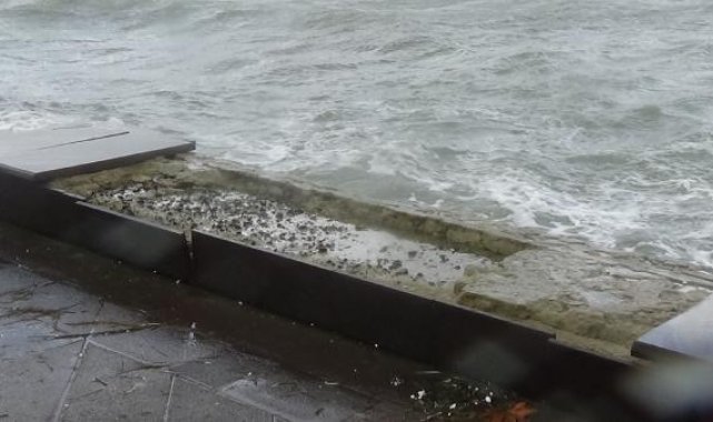 Silivri'de sağanak yağış etkili oldu
