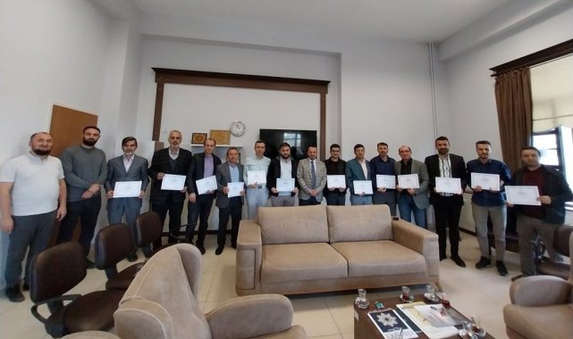 Simav'da vaaz kursunu tamamlayan din görevlilerine Başarı Belgesi verildi