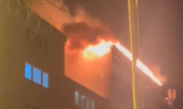Şişli'de 7 katlı binanın çatı katında yangın