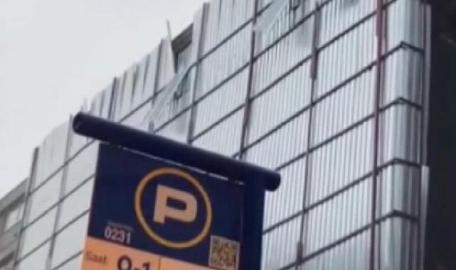 Şişli'de fırtınada binadaki metal levhalar koptu; cadde bir süre trafiğe kapatıldı