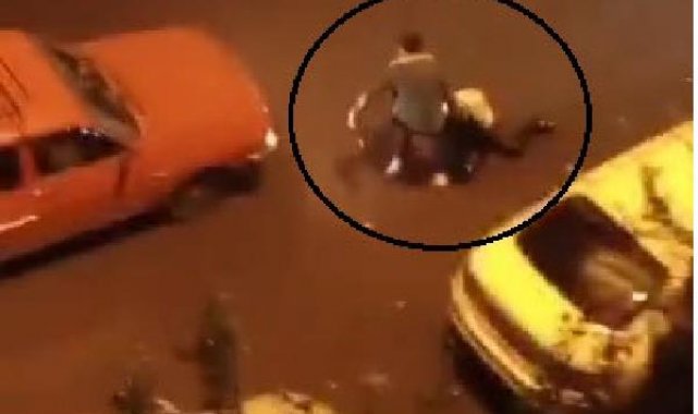 Sokakta kız arkadaşını saçından sürükleyip, döven şüpheli yakalandı