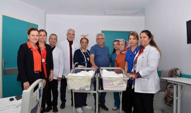 Songül öğretmenin 51 yaşında gelen ikiz bebek sevinci