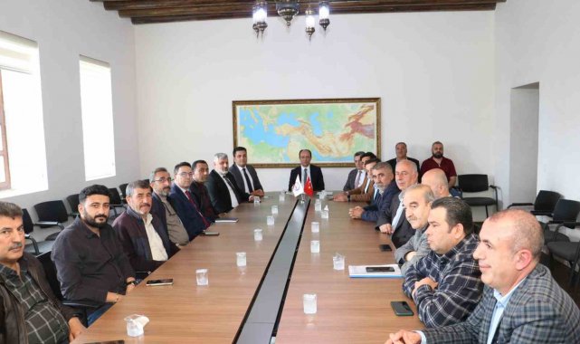 Sur Kaymakamı kurum amirleri ve muhtarları dinledi