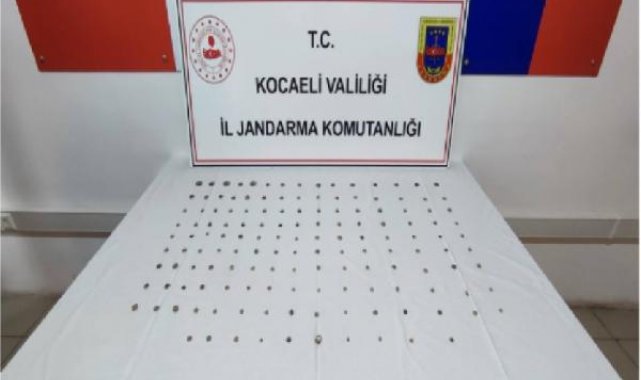 Tarihi eserlerle yakalanan 2 kişiye gözaltı