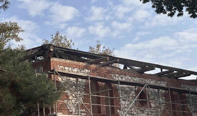 Tarihi Karamustafa Camii restore ediliyor