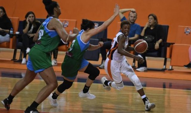 Tarsus Spor - İzmit Belediyespor: 83-87